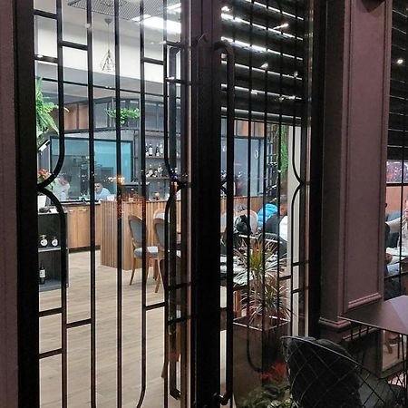 Bujtina Xhabakja Hotel Belsh Екстериор снимка